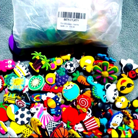 100 Piece Croc Charm Jibbitz Bundle - Picture 1 of 11